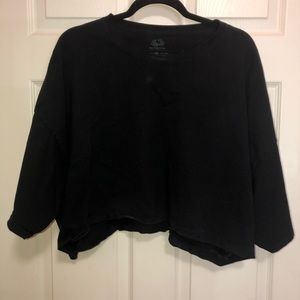 Cropped black T shirt